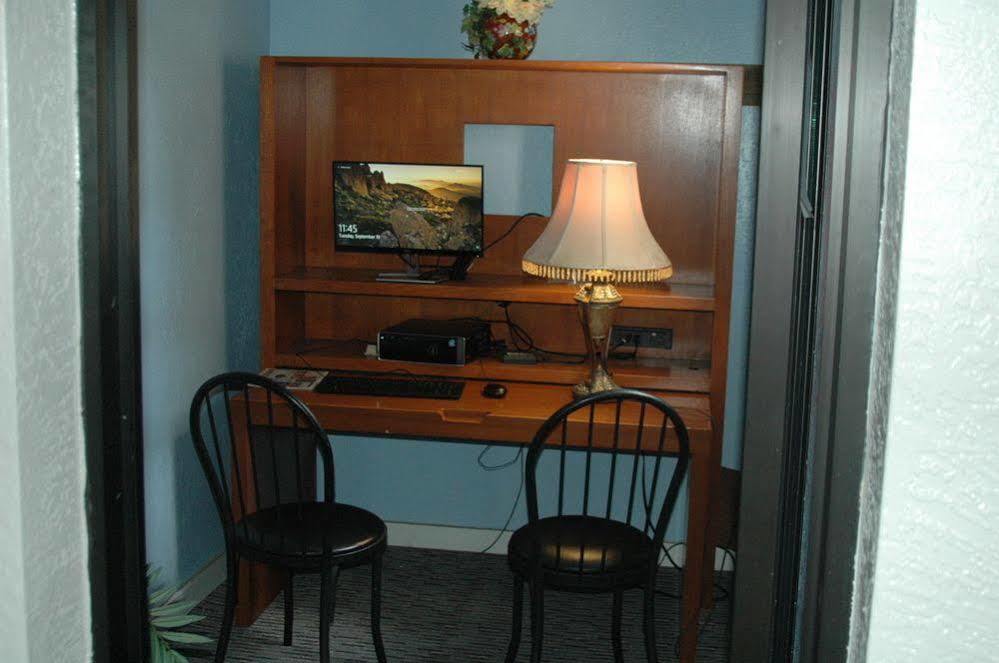 Motel 6 Tallahassee, Fl North Monroe Экстерьер фото