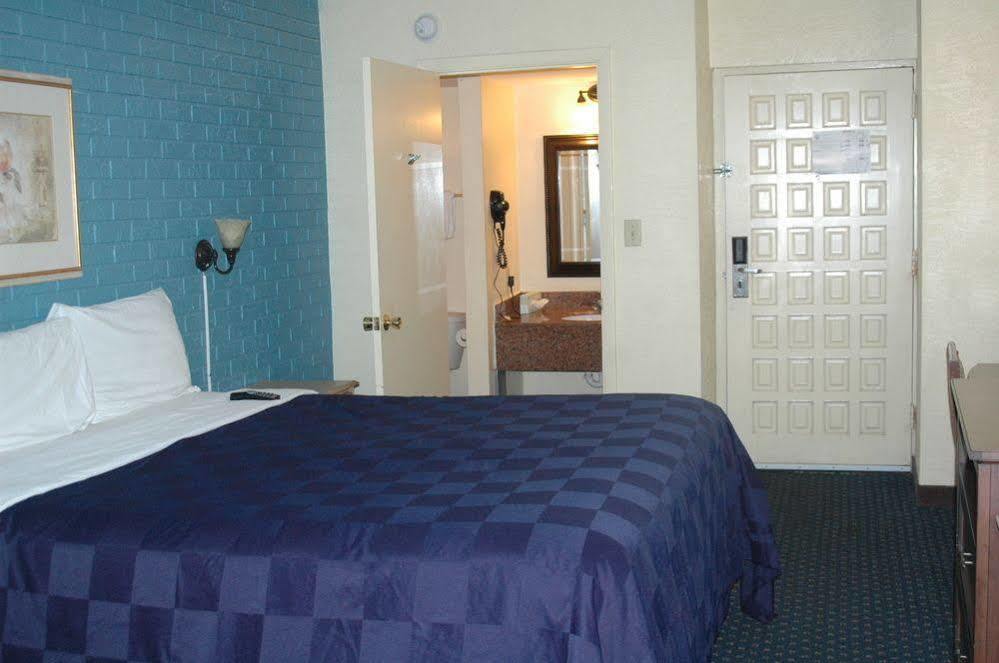 Motel 6 Tallahassee, Fl North Monroe Экстерьер фото